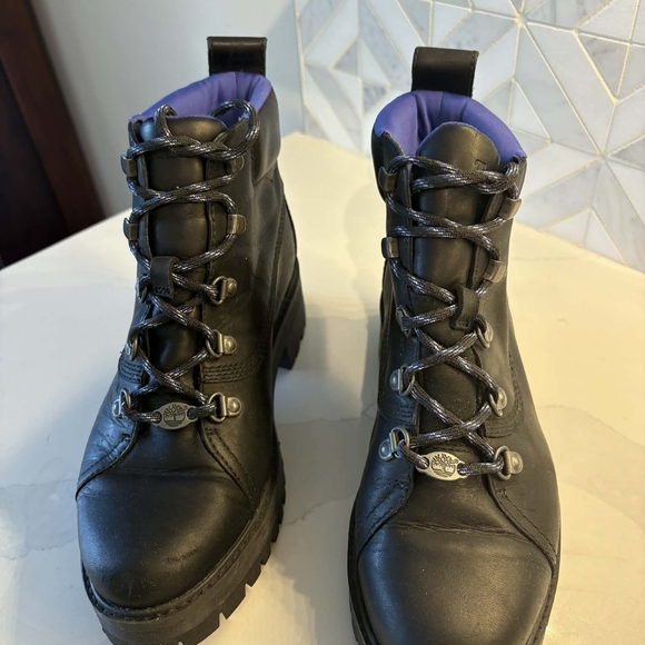 Black Timberland Ankle Boots - Picture 6 of 7